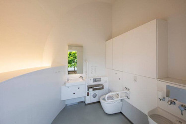 японія громадський туалет голосове управління